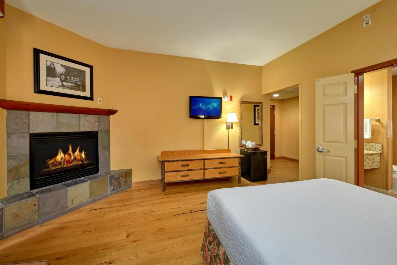 Bearskin Lodge On The River Gatlinburg Exterior foto